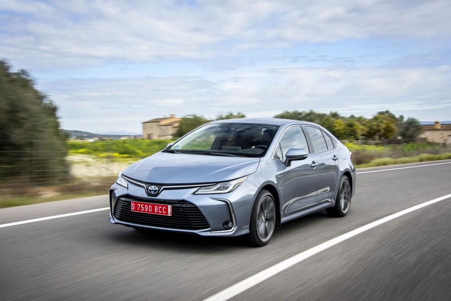  Toyota Corolla Hybrid Sedan 2019 года  (WW) (фото 10 из 25)